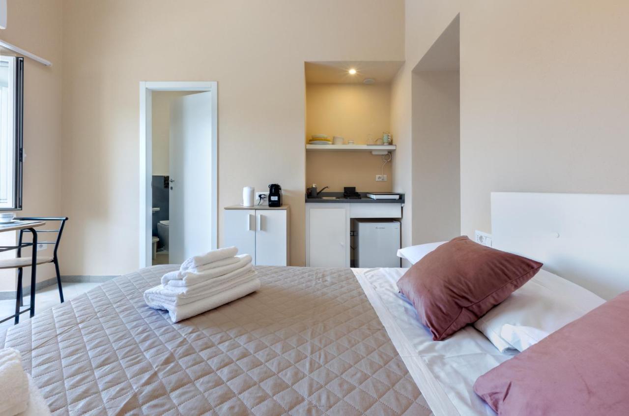 Bonnystudios Holiday Apartments Каляри Екстериор снимка